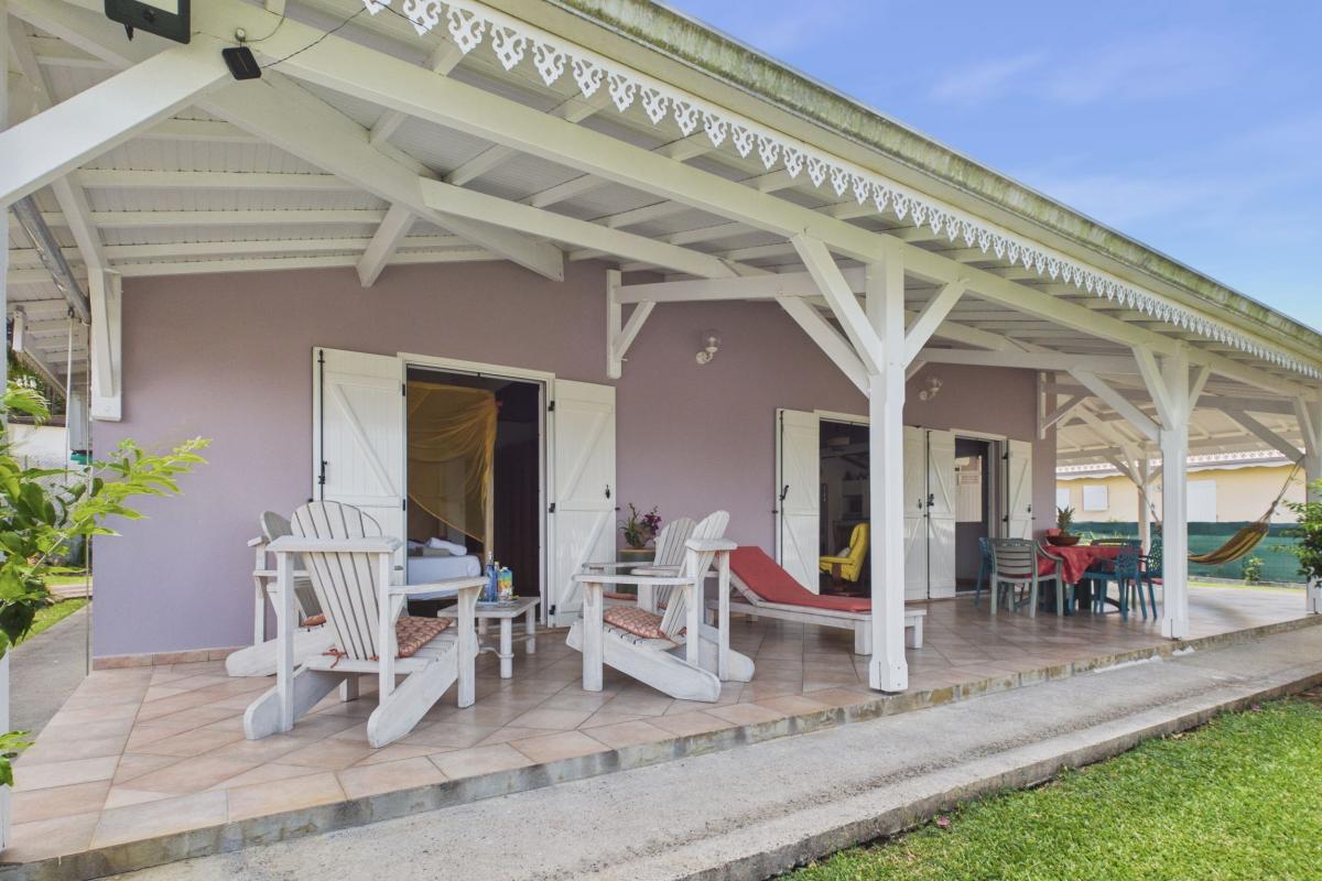 Location villa 3 chambres martinique - vue jardin vers salon